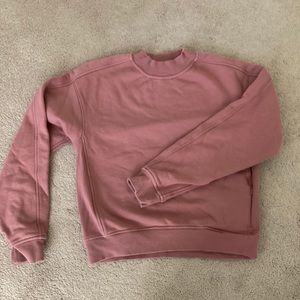 lululemon sweatshirt! breathable and warm